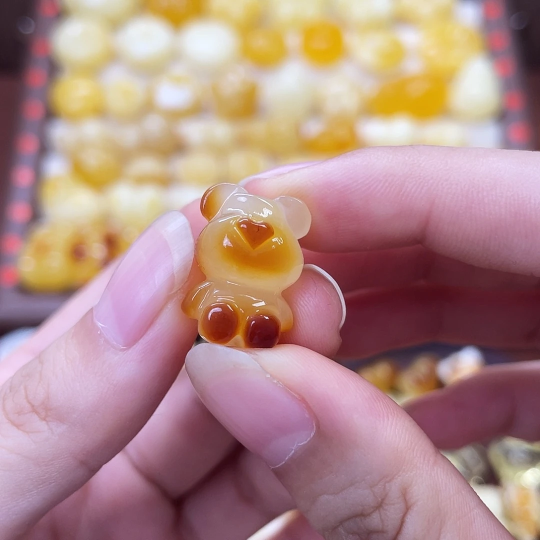 未镶嵌琥珀珠宝奇石小熊