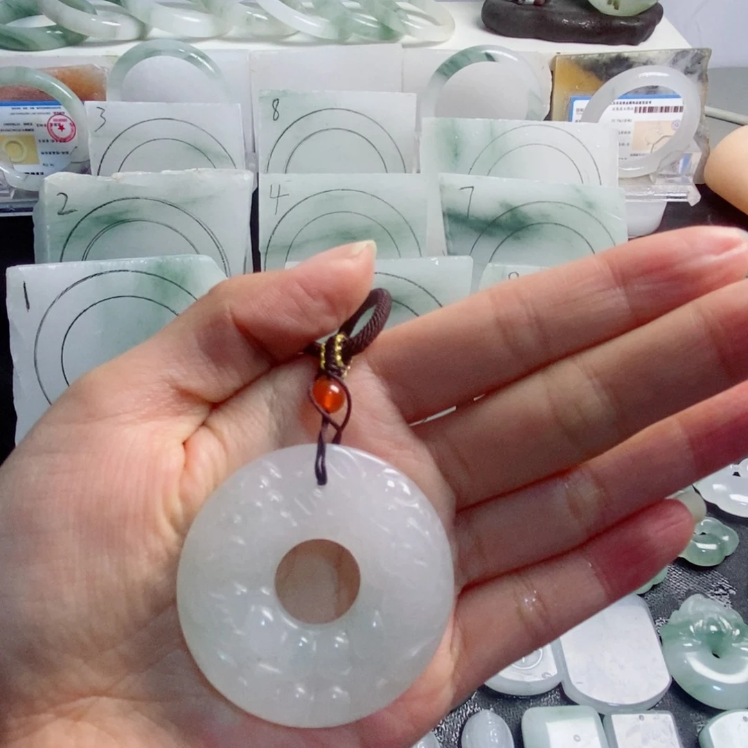 石英质玉定制吊坠未镶嵌