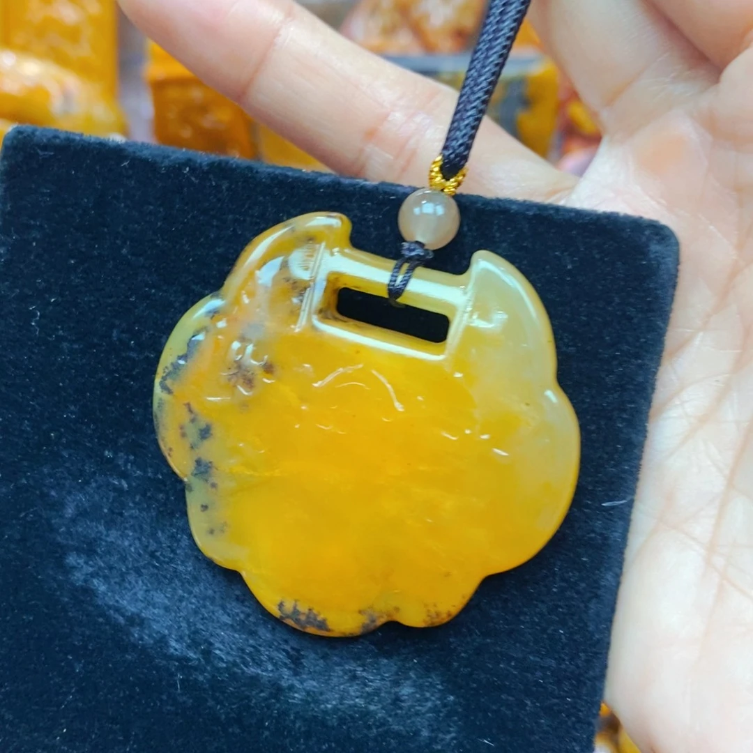 未镶嵌石英质玉（黄龙玉）吊坠(不含链)