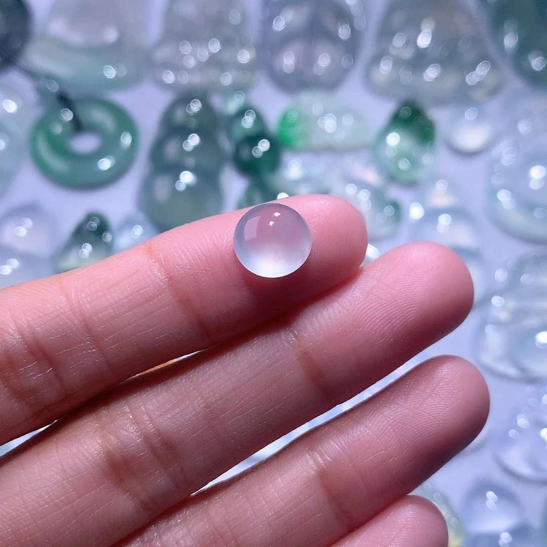 【闪购商品】翡翠颈饰未镶嵌蛋面