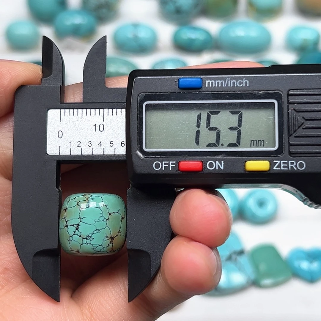 段***豫未镶嵌绿松石珠宝奇石