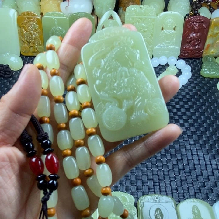 昆仑料大版貔貅牌