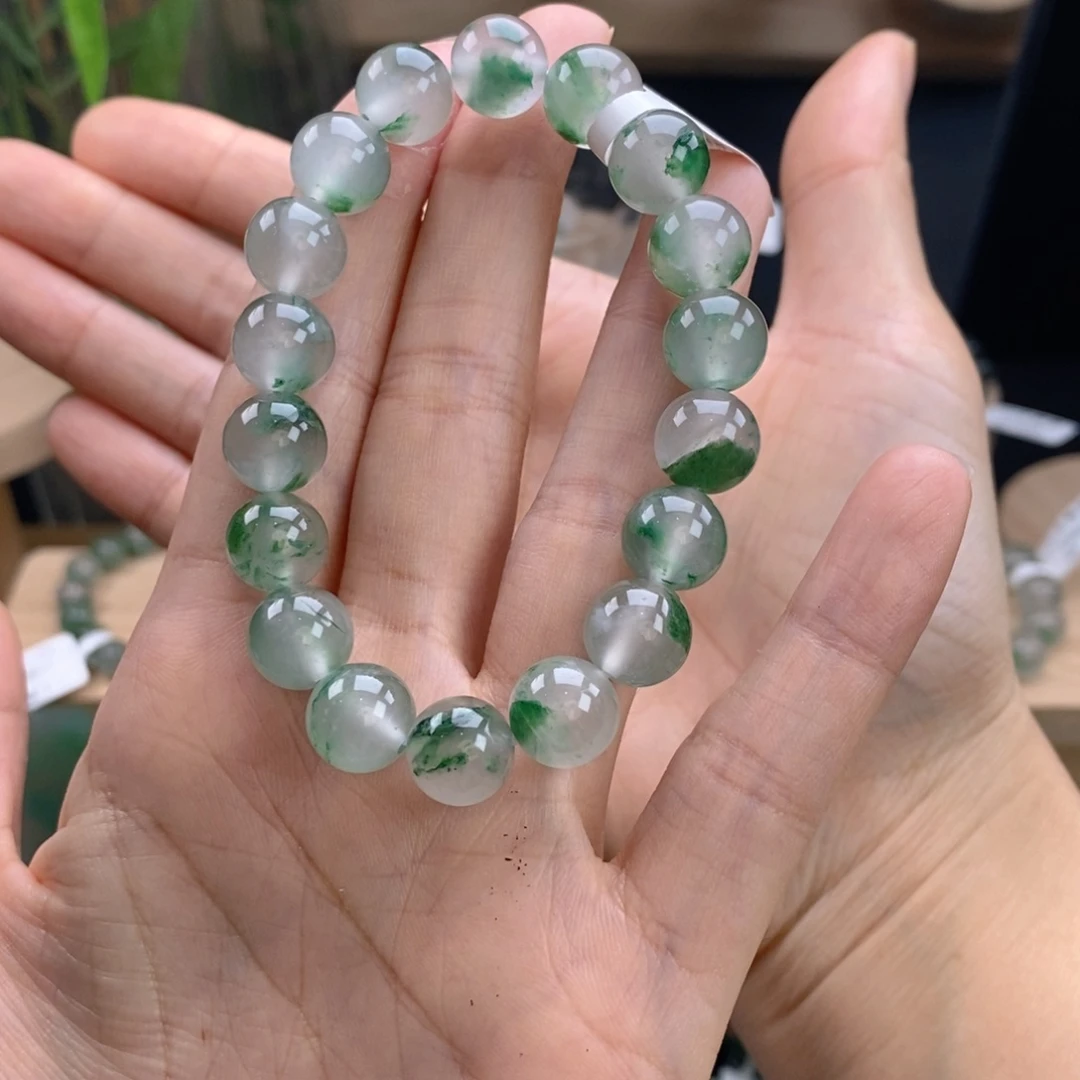 柠***了石英质玉未镶嵌手链