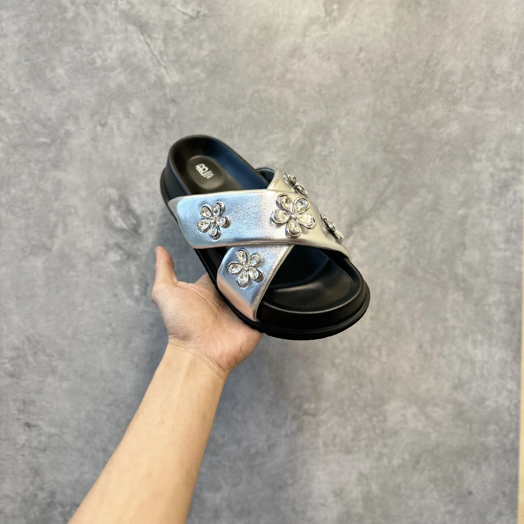 【香妹】2025新款 超轻超软厚底水钻拖鞋4.5公分巨巨巨舒服百搭年轻