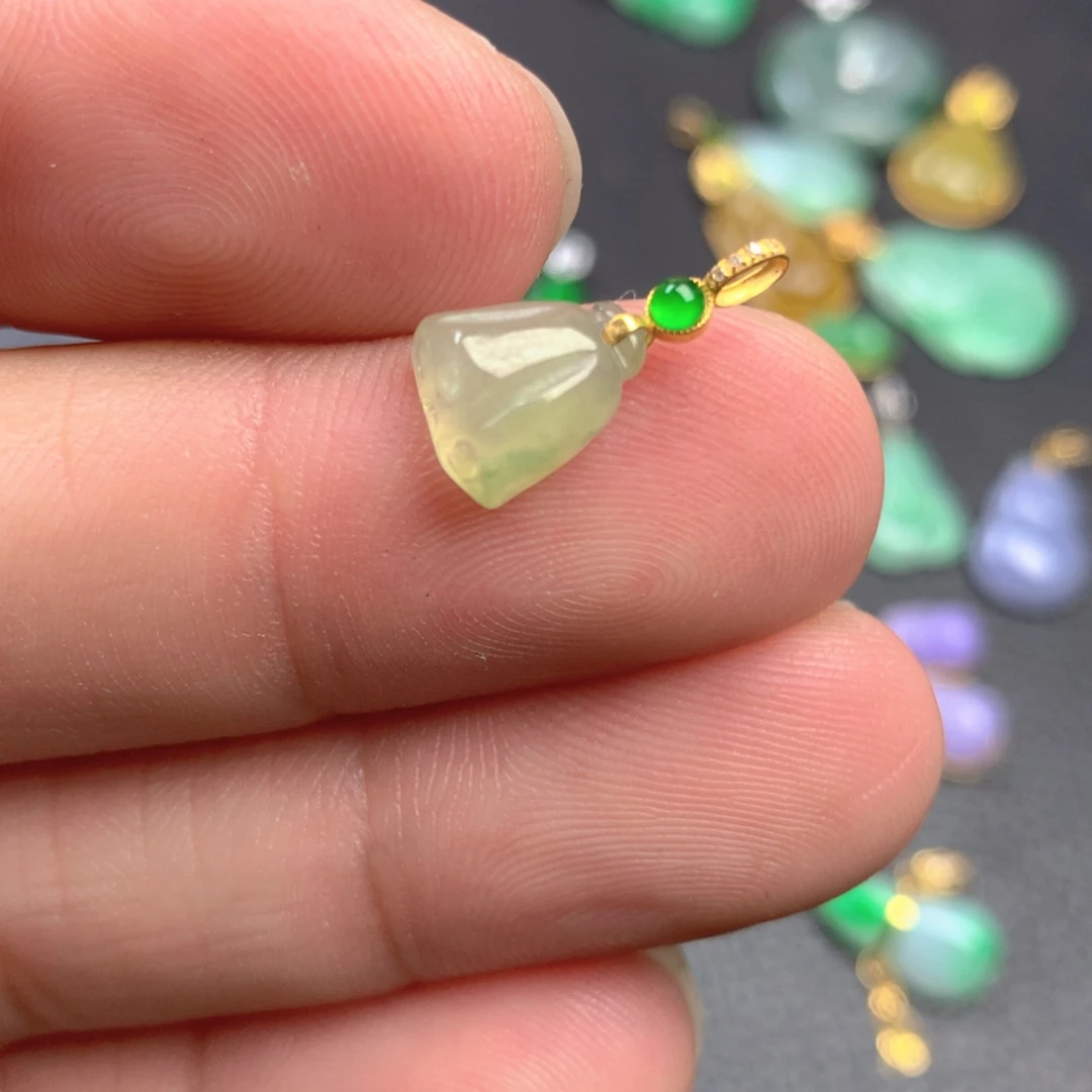 【闪购商品】颈饰18K金镶嵌翡翠翡翠