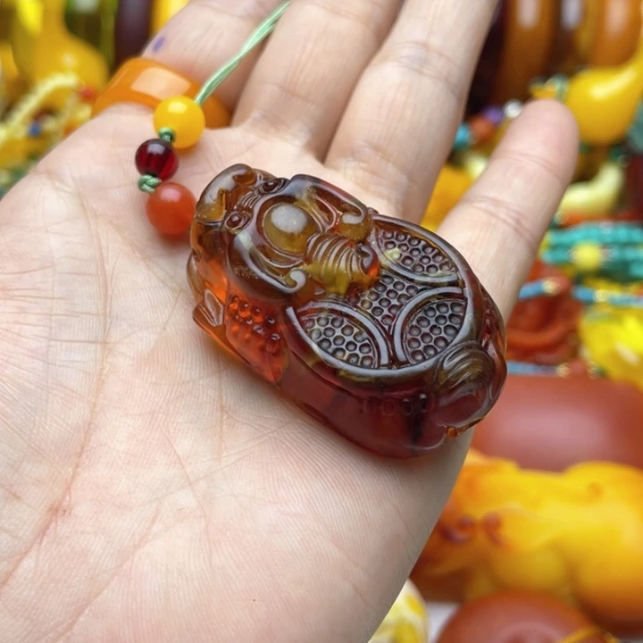 树脂制品67号手机挂