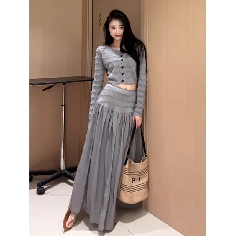 灰色条纹针织套装连衣裙子女2025新款秋季绝美韩系穿搭一整套长裙