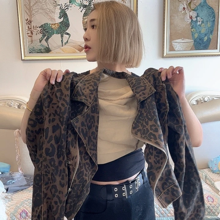 家***司豹纹牛仔外套显瘦气质