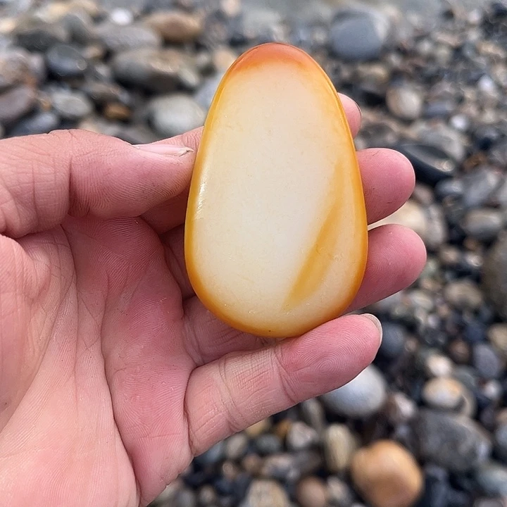 和田玉（糖玉）未镶嵌珠宝奇石