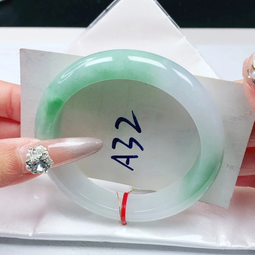 【闪购商品】翡翠手镯未镶嵌56.2圈