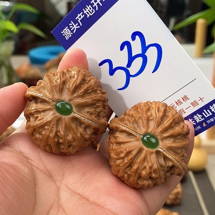 文玩核桃把件41.5银镶玉肉球宫灯333号