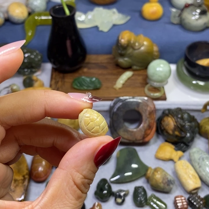 岫岩河磨玉（透闪石质玉）未镶嵌挂件