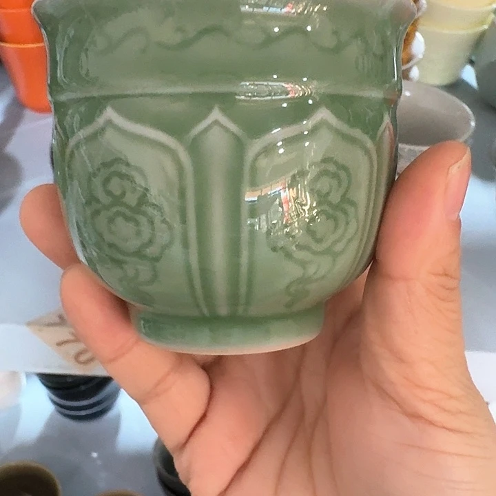 主人杯一个，瓷。。品茗