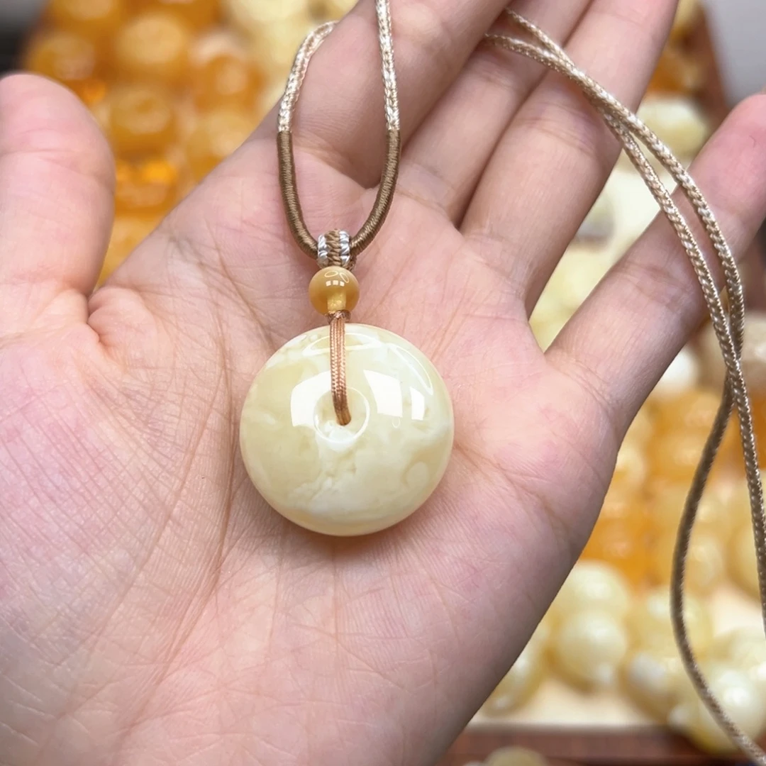 琥珀颈饰未镶嵌蜜蜡
