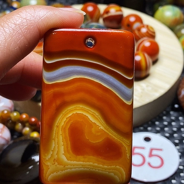 周***洲玛瑙/玉髓未镶嵌颈饰