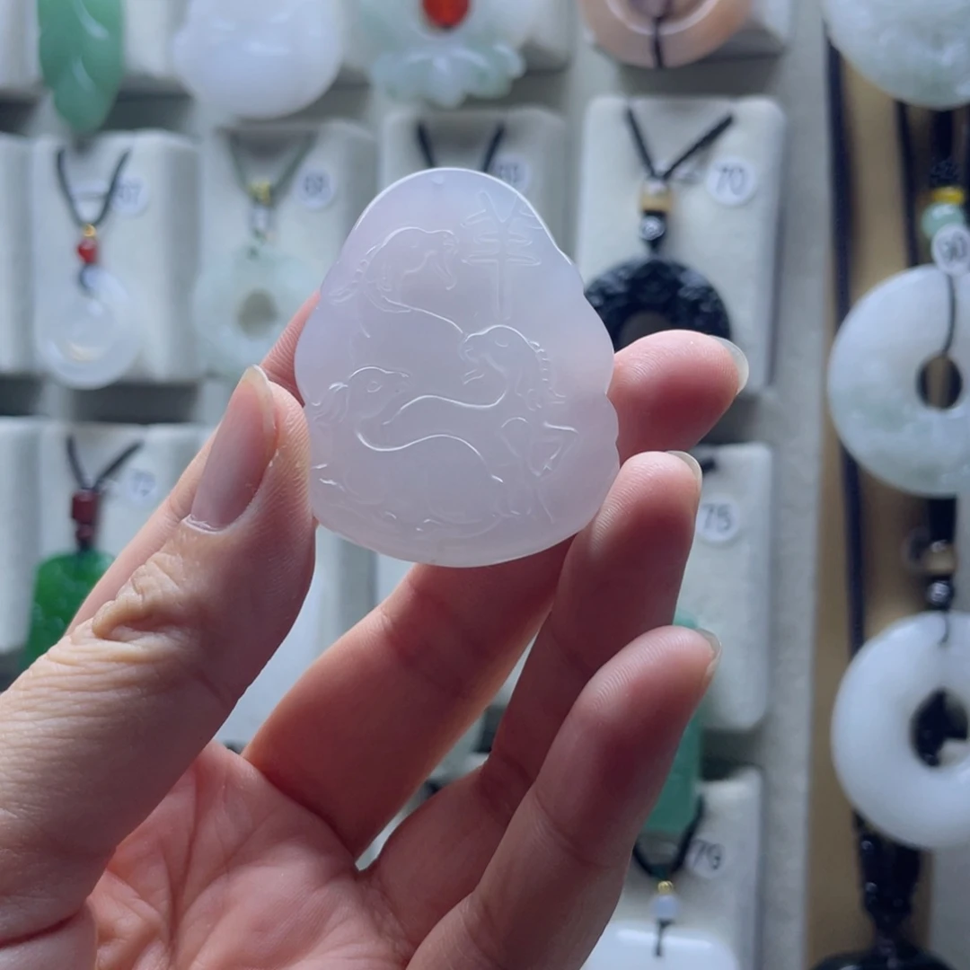 石英质玉（金丝玉）未镶嵌颈饰