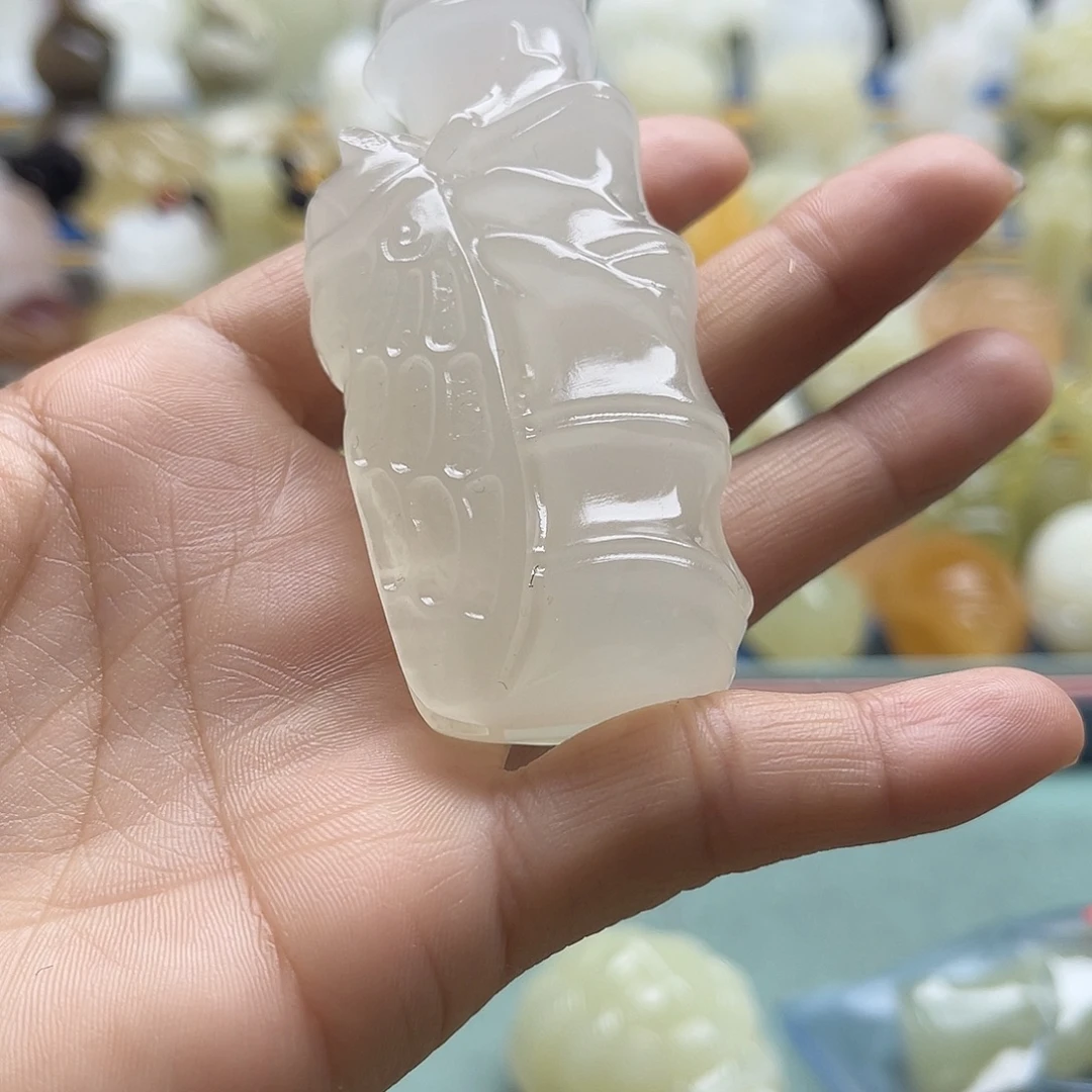 用***9玉天然桌面小摆件
