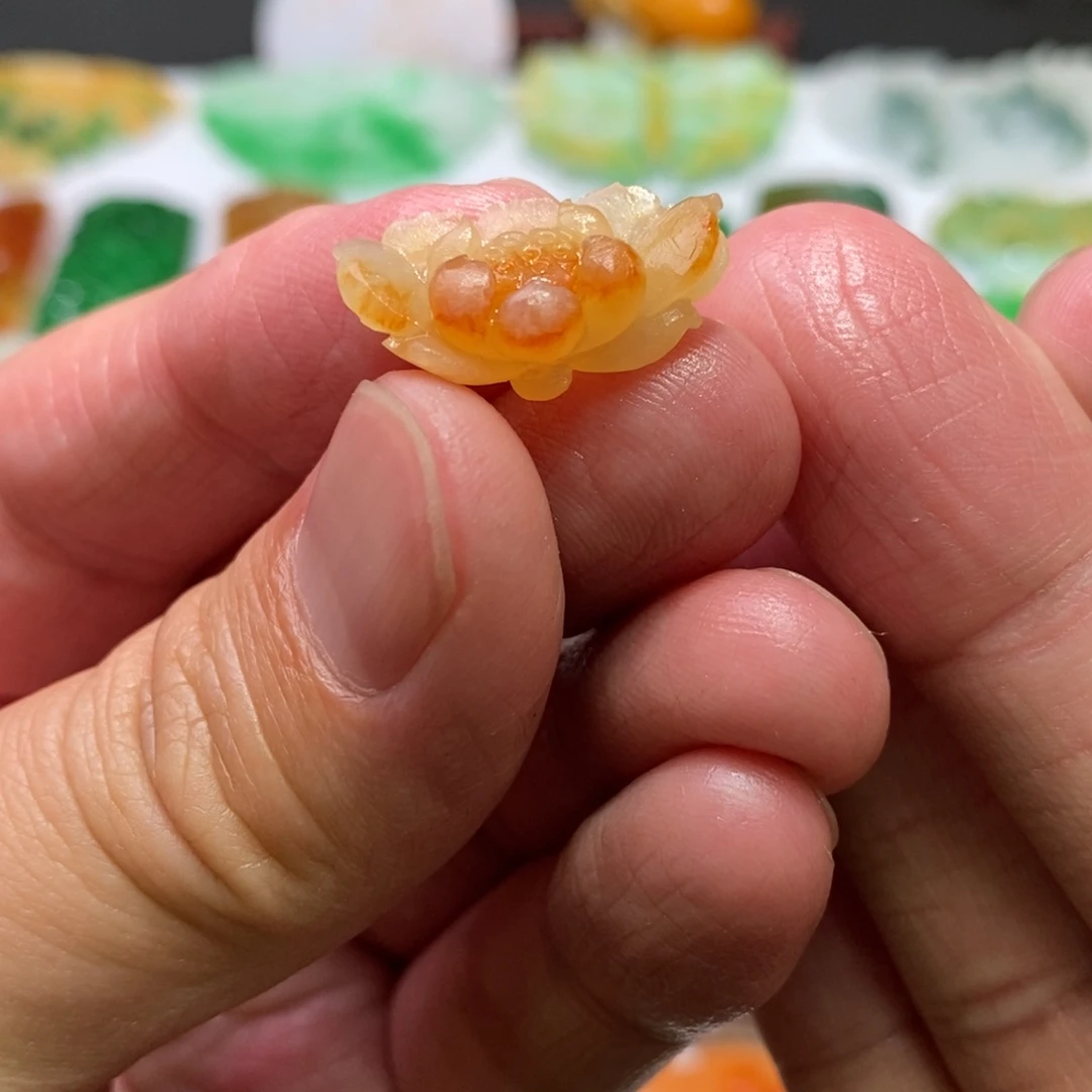 定制翡翠未镶嵌吊坠