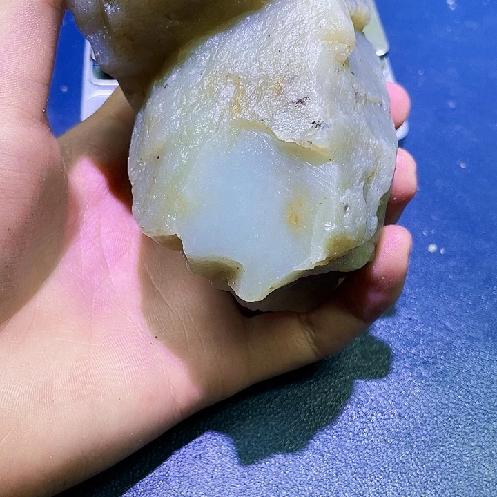 恒***友未镶嵌和田玉（糖玉）珠宝半成品