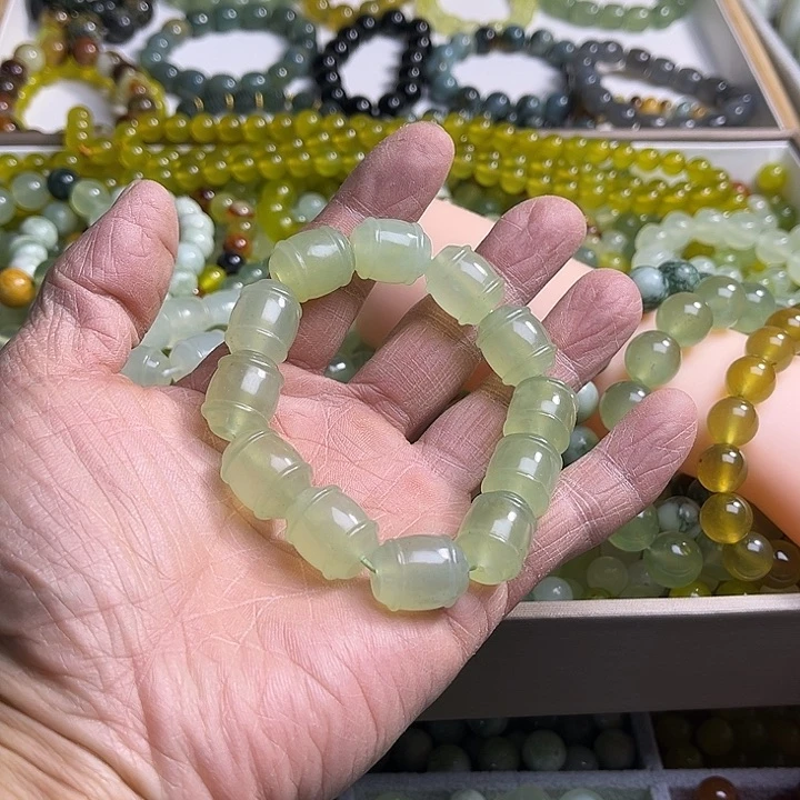 合金蛇纹石玉颈饰