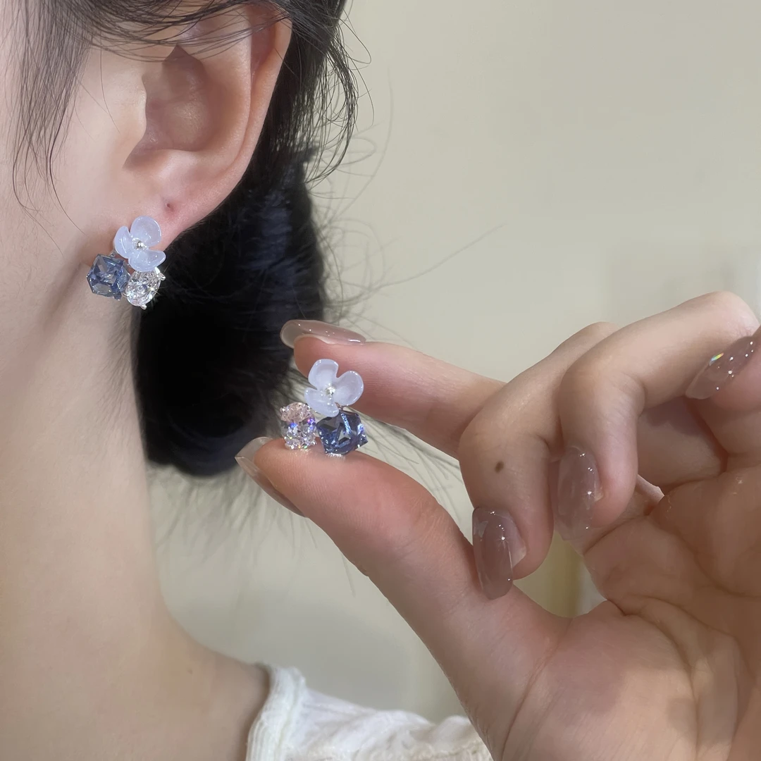 小方冰超闪破碎感清冷冰蓝花朵气质小众耳饰A-41