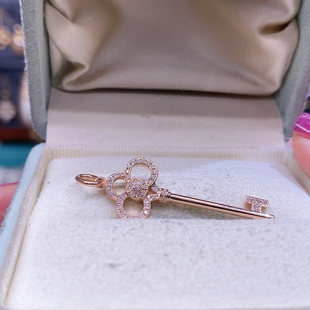 钻石吊坠(不含链)18K金镶嵌k玫皇冠钥匙吊坠