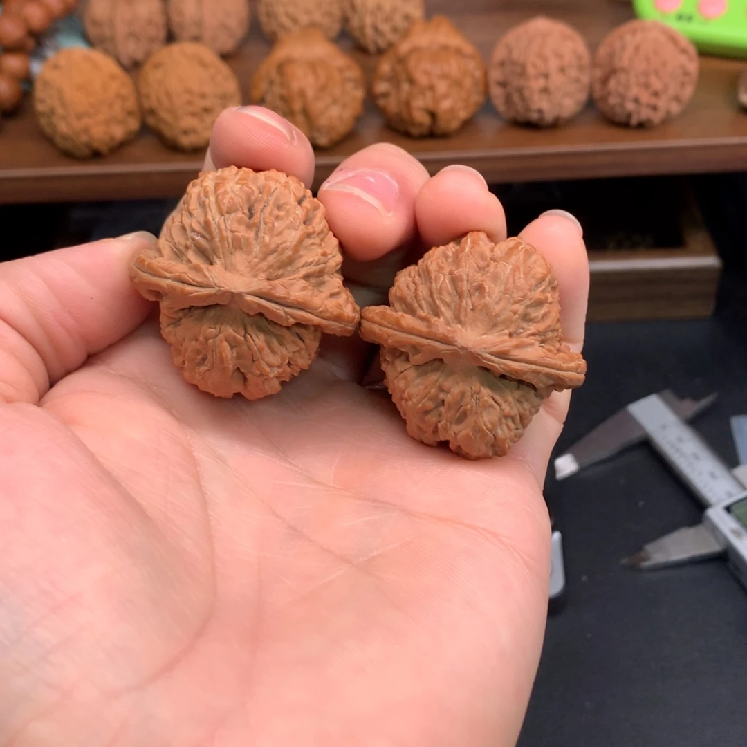 杨***,手串文玩核桃39白狮子