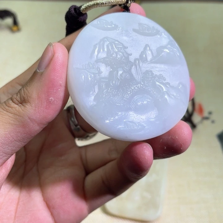 颈饰未镶嵌和田玉龟*人