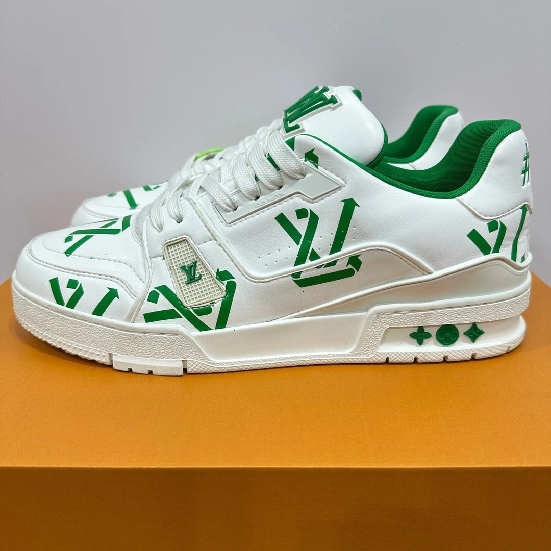 95新 LouisVuitton/路易威登 41码 路易威登 LV trainer 白绿环保