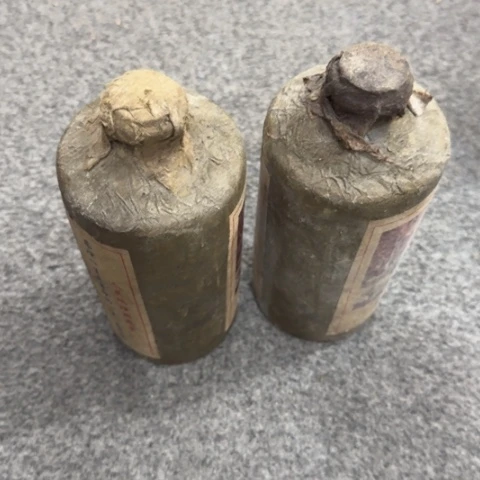 盘子瓶子手工手绘