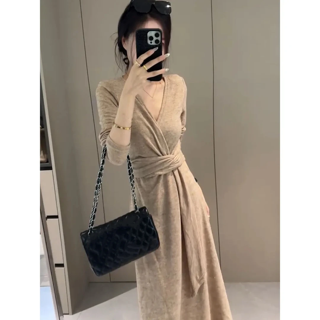 纯欲气质V领长袖连衣裙女2025秋季新款绑带收腰修身显瘦百搭长裙
