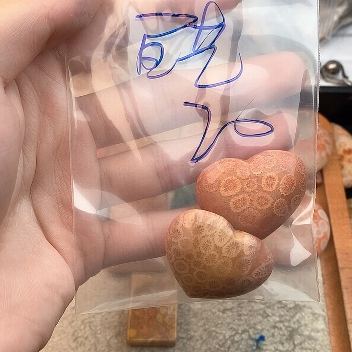 硅化玉颈饰未镶嵌百**绘