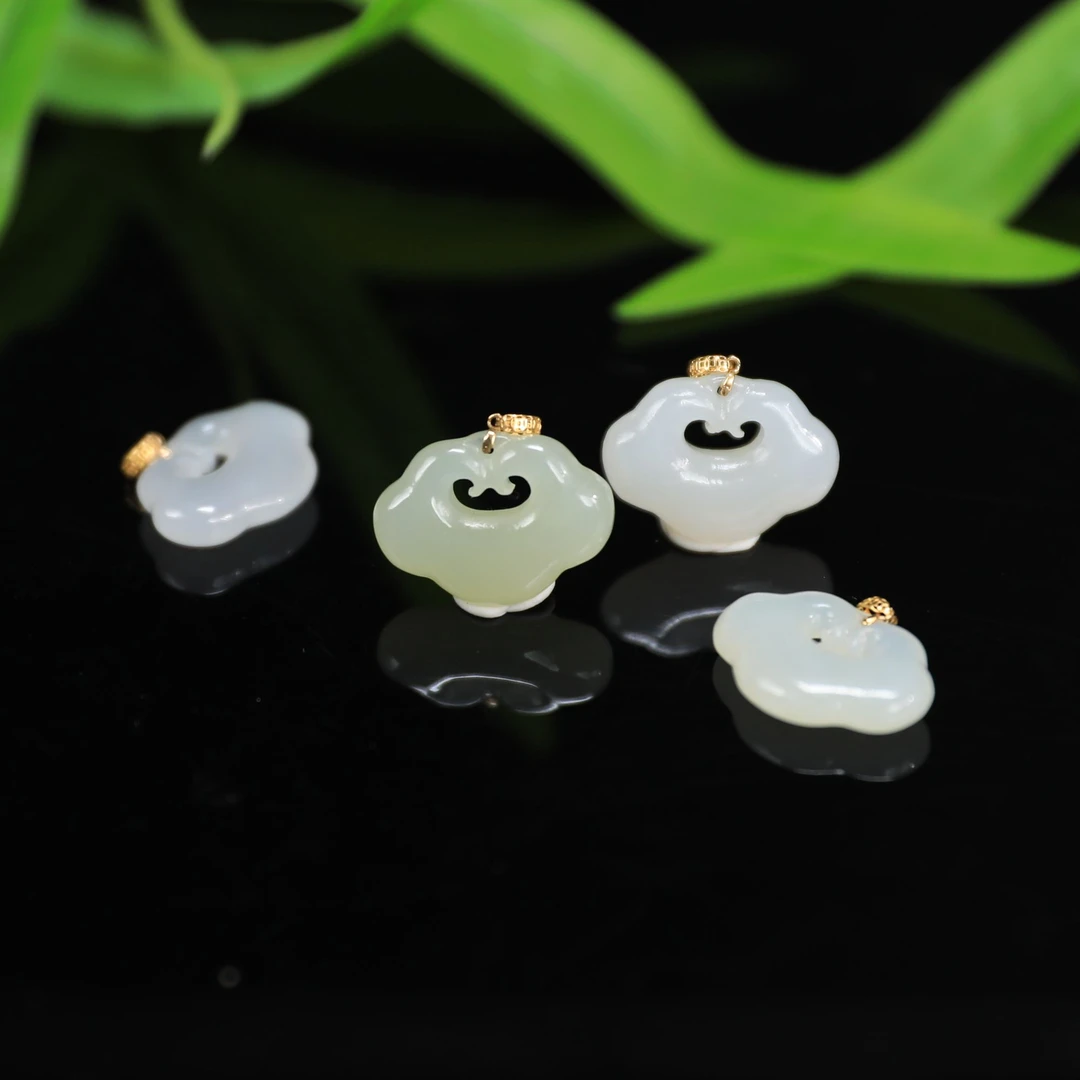 【潮生珠宝】·严选·和田玉晴湖水18k金祥云如意锁吊坠多样性发一件