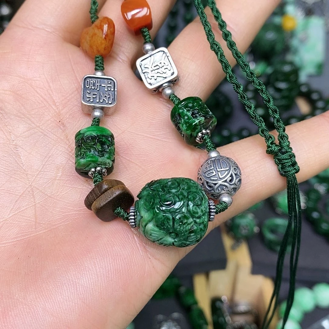 未镶嵌手链翡翠漂亮美眉