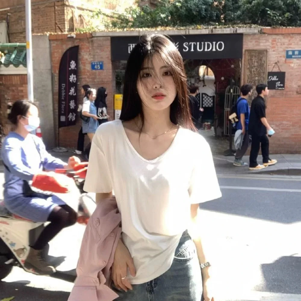 女士V领白月光人棉T恤