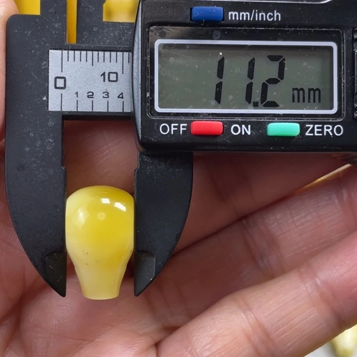 蜜蜡未镶嵌裸石12杂