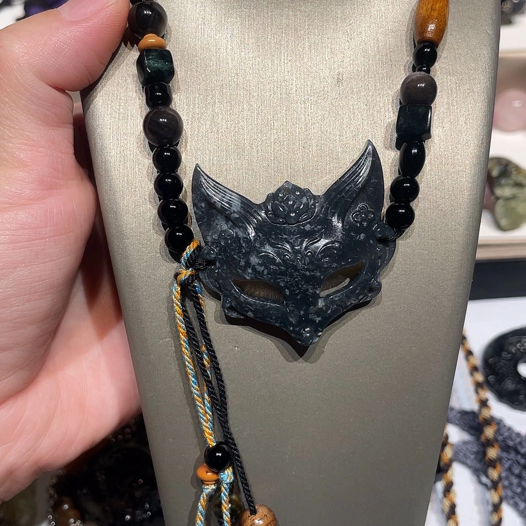 蛇纹石玉合金颈饰