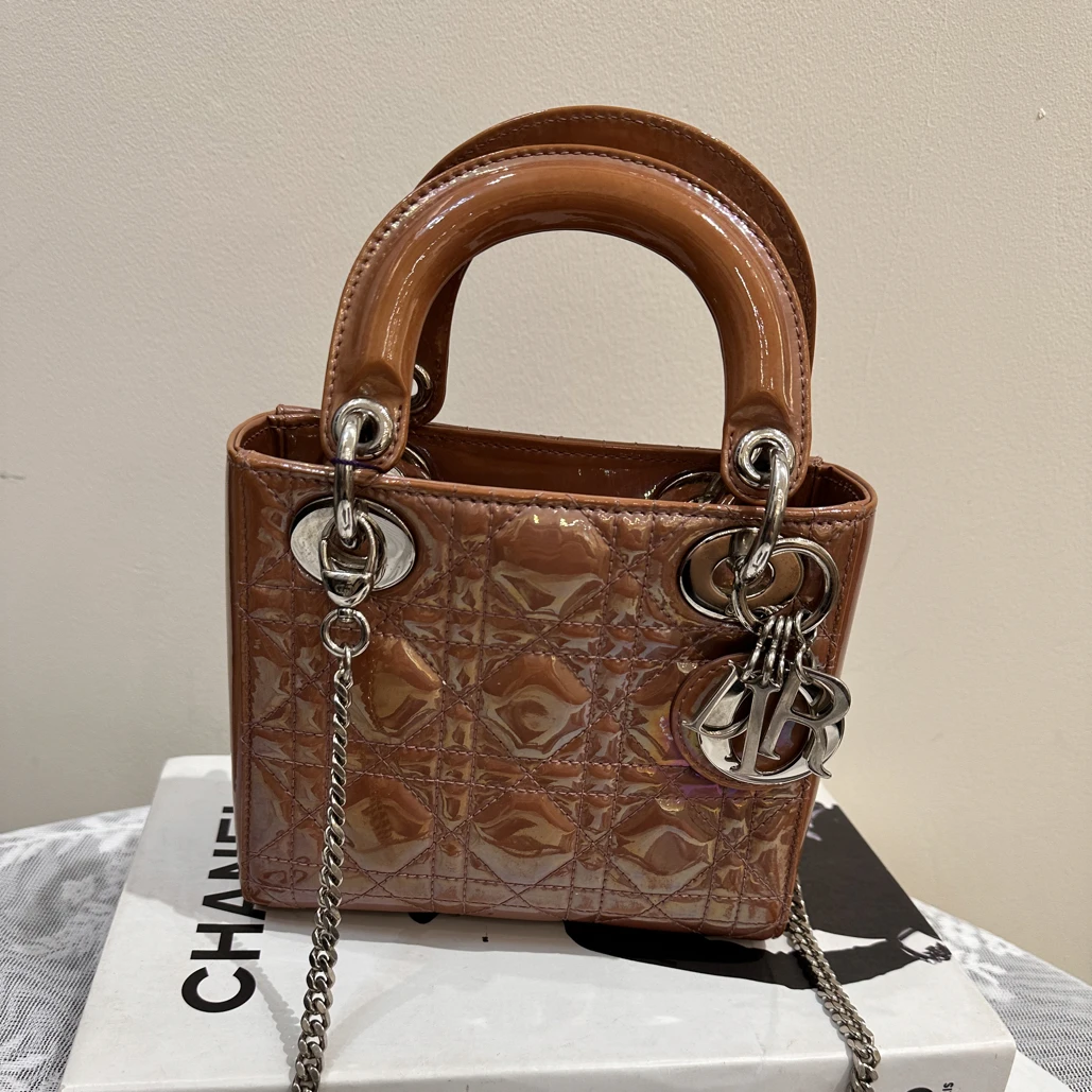 95新 DIOR/迪奥 Dior/迪奥 漆皮肉桂粉 三格戴妃包