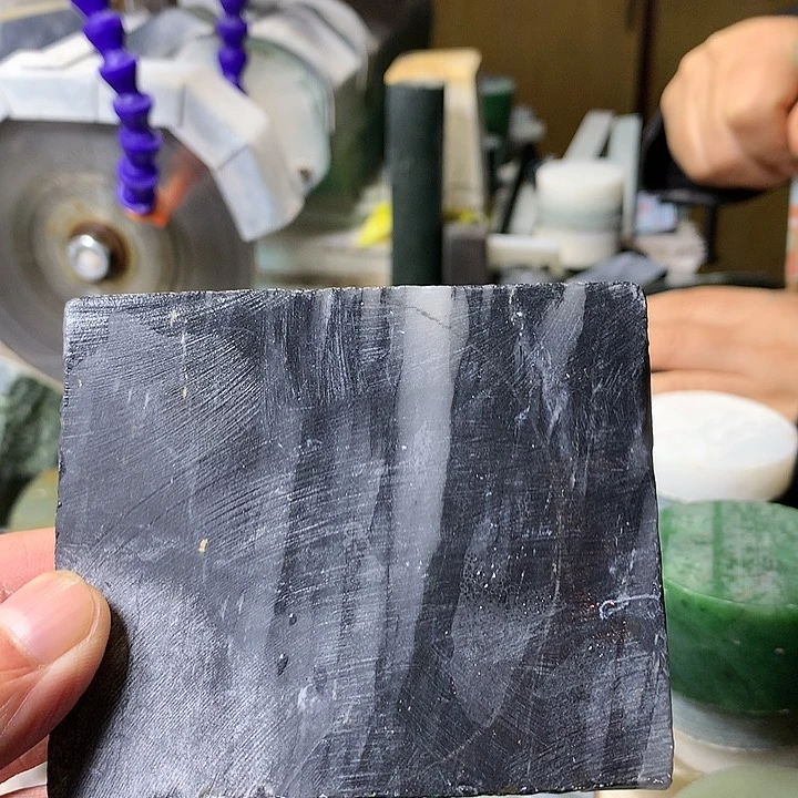 颈饰未镶嵌和田玉（糖玉）