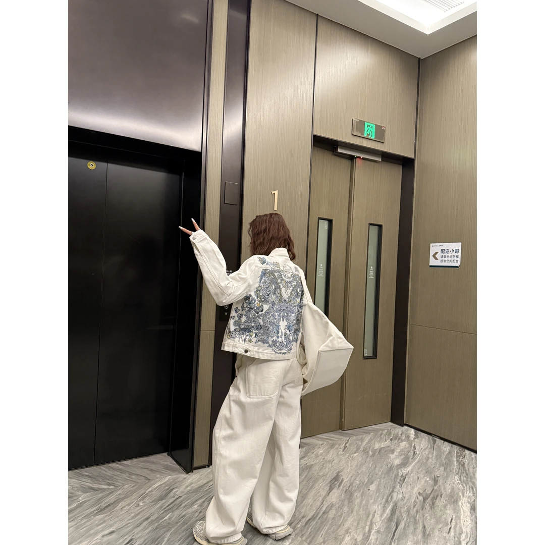 婉君【25小蜜蜂牛仔】春夏韩版印花宽松百搭牛仔外套LWJ25A1C333
