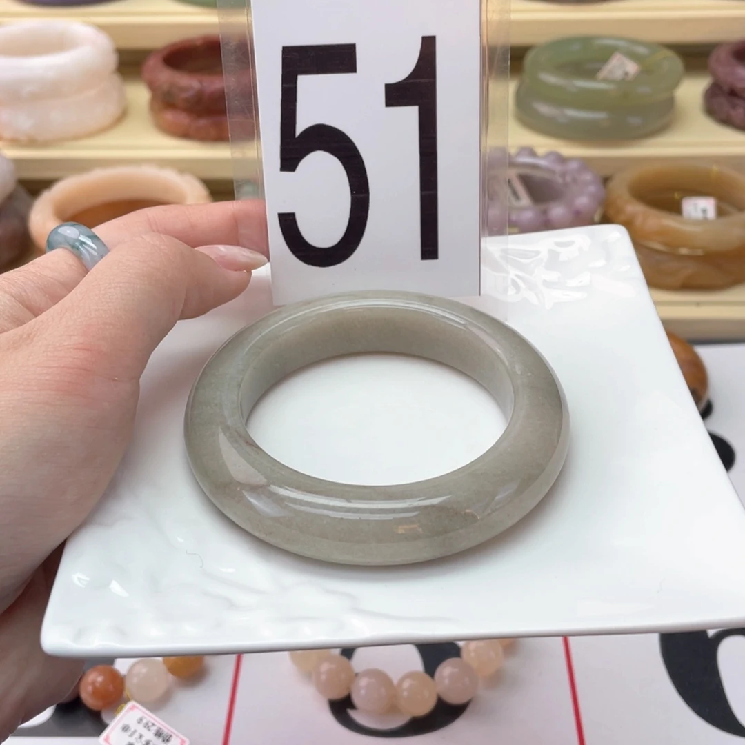 石英岩玉未镶嵌手镯