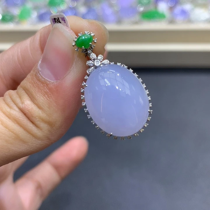 翡翠颈饰18K金镶嵌翡翠