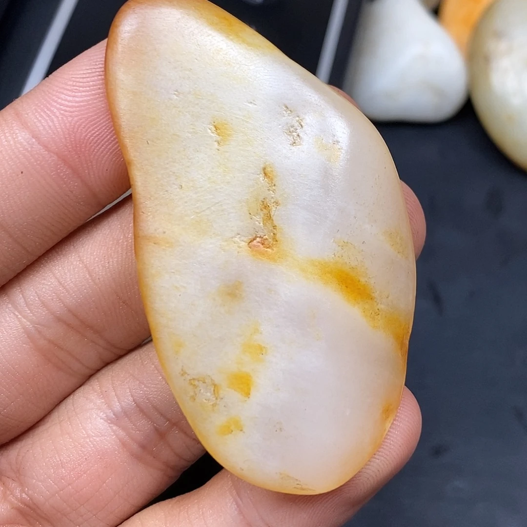 和田玉（糖玉）未镶嵌挂件