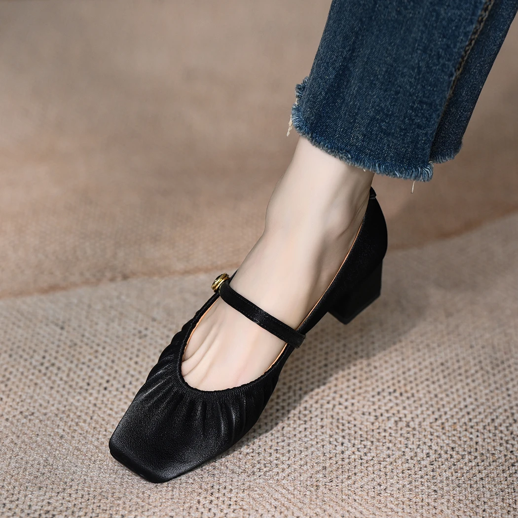 粗跟玛丽珍鞋女2025新款羊皮方头一字扣带中跟复古褶皱单鞋