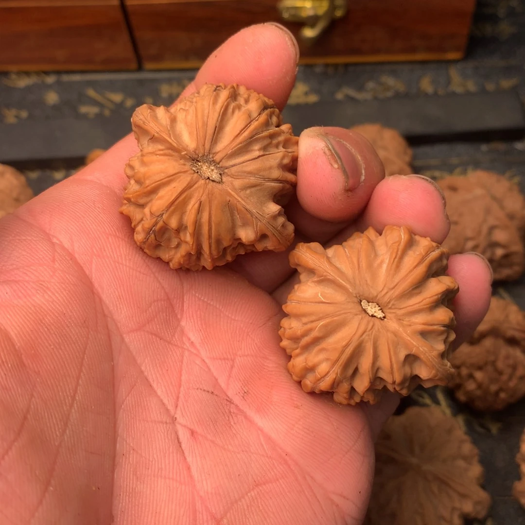 猴头核桃吊坠文玩核桃磨盘狮子头41