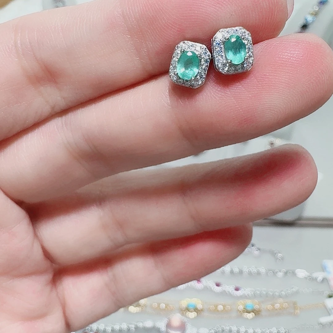 925银合成立方氧化锆耳钉