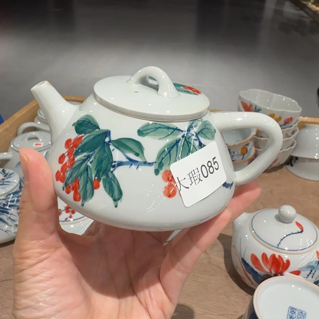 釉下手绘茶具微瑕