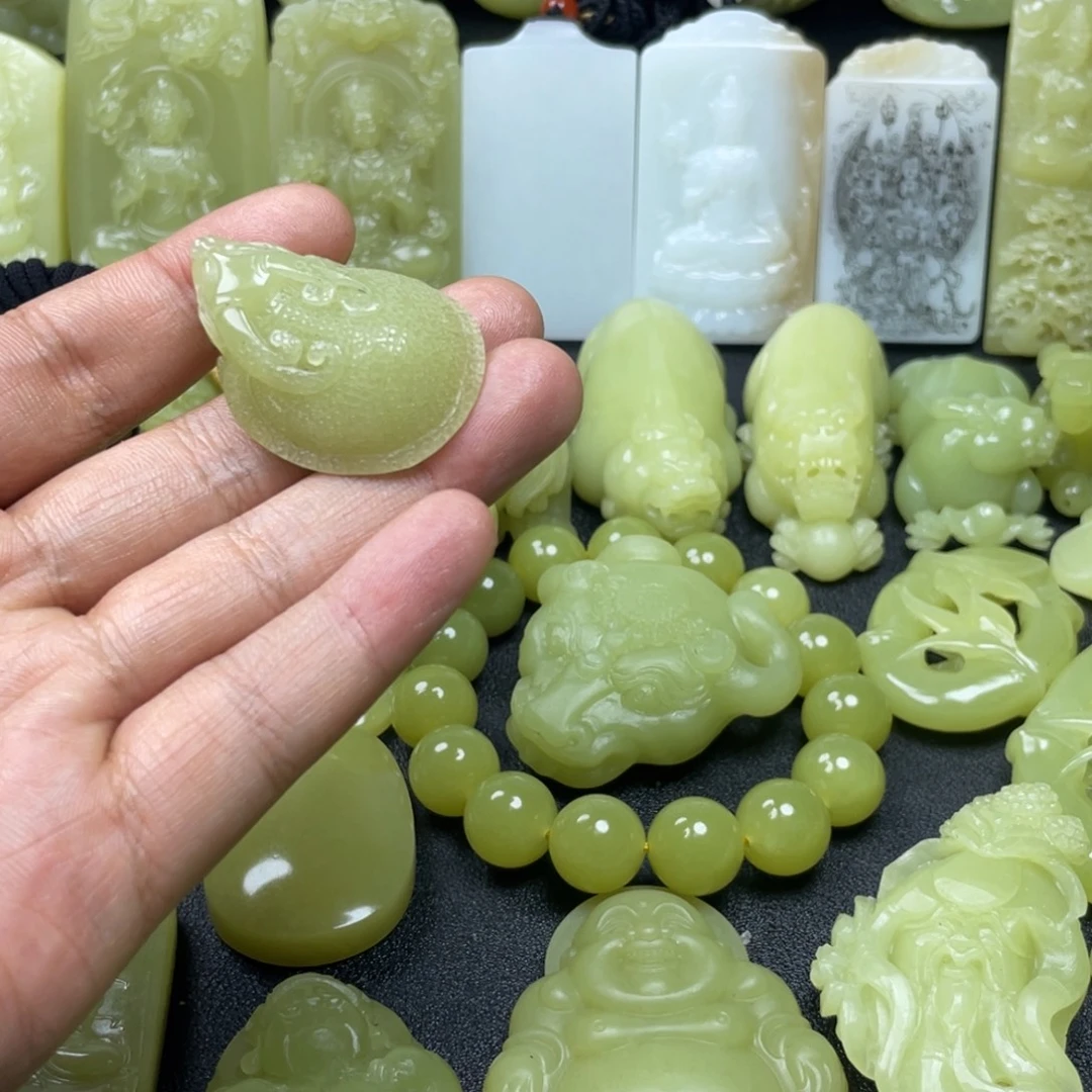 和田玉（黄玉）未镶嵌颈饰