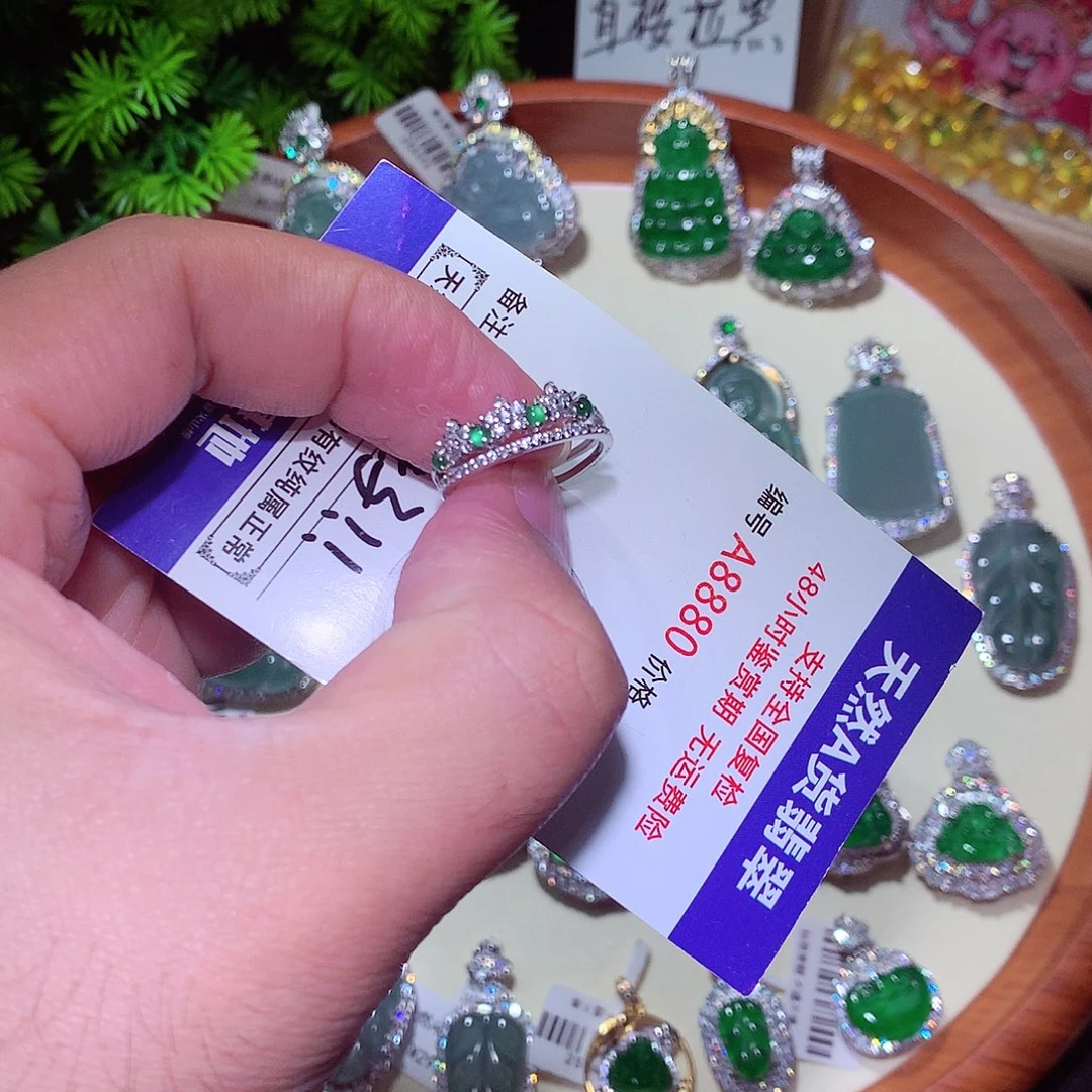翡翠未镶嵌颈饰翡翠