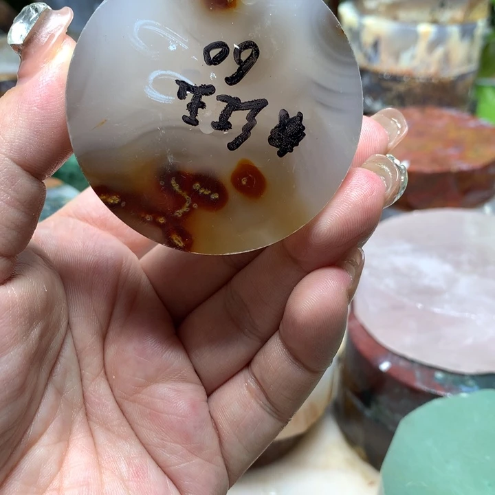 用***玉定制玛瑙定制公主扣一个